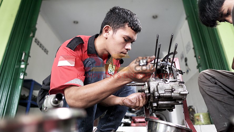 pelatihan mekanik motor