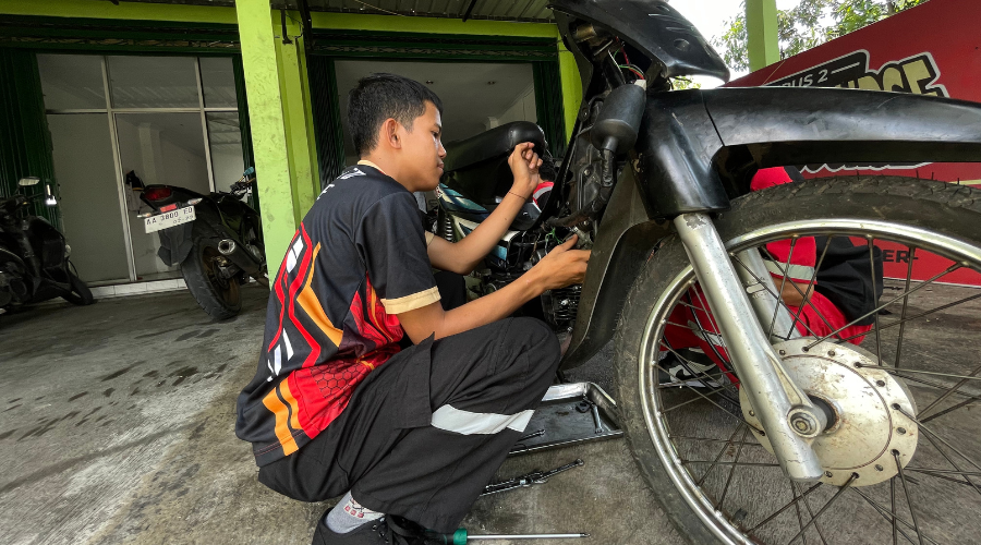 cara memperbaiki mesin motor