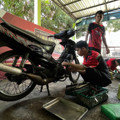 Estimasi Penghasilan Mekanik Motor: Berapa Gajinya?